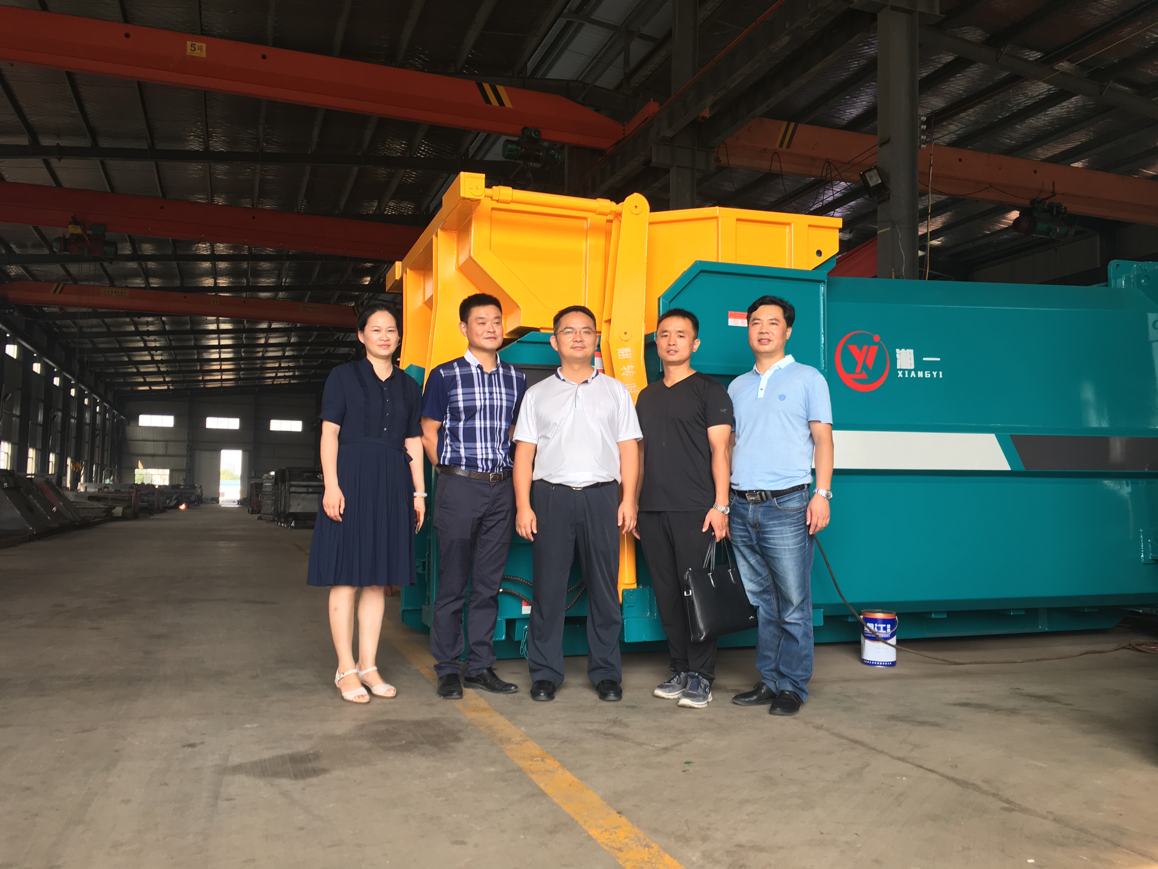 縣委常委劉俊武、經(jīng)信局局長胡浪、副局長曾慧敏、玉潭鎮(zhèn)副主任周術(shù)林來我司考察指導(dǎo)